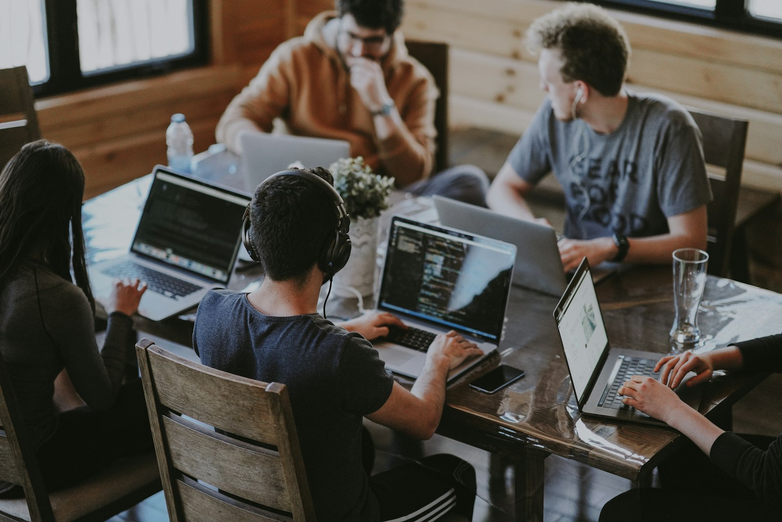 How to Choose the Right Software Development Company in 2026: A Complete Checklist